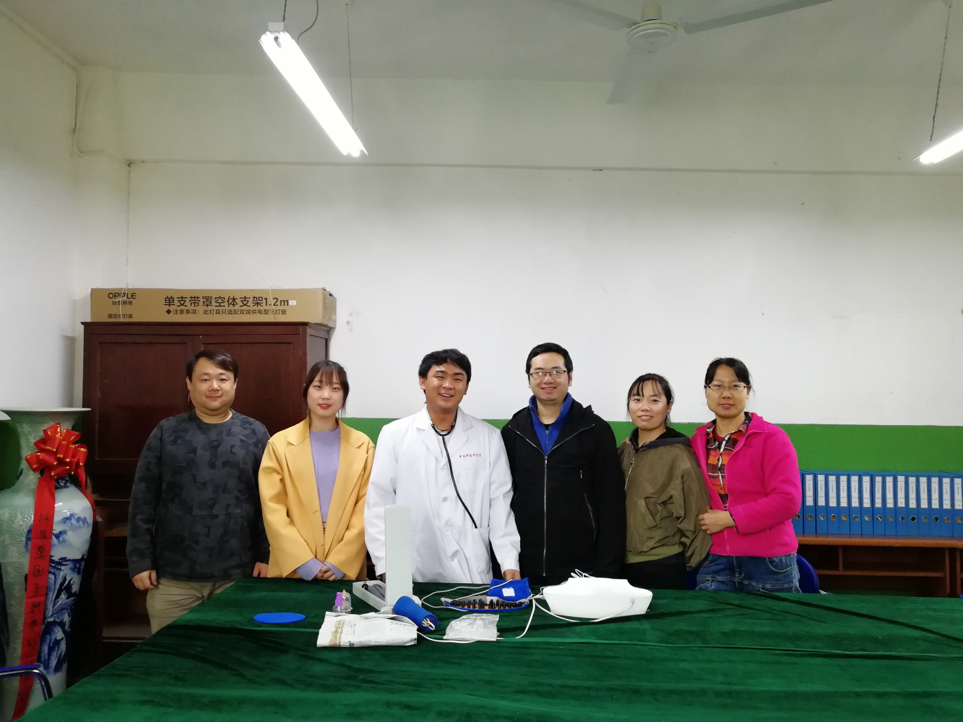 工会聘请中医为员工进行中医诊疗(图1)
